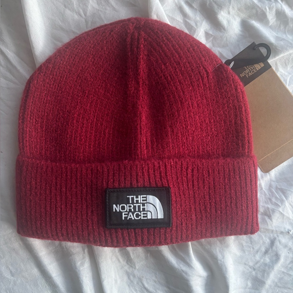 The North Face burgundy Red Beanie - Picture 1 of 1